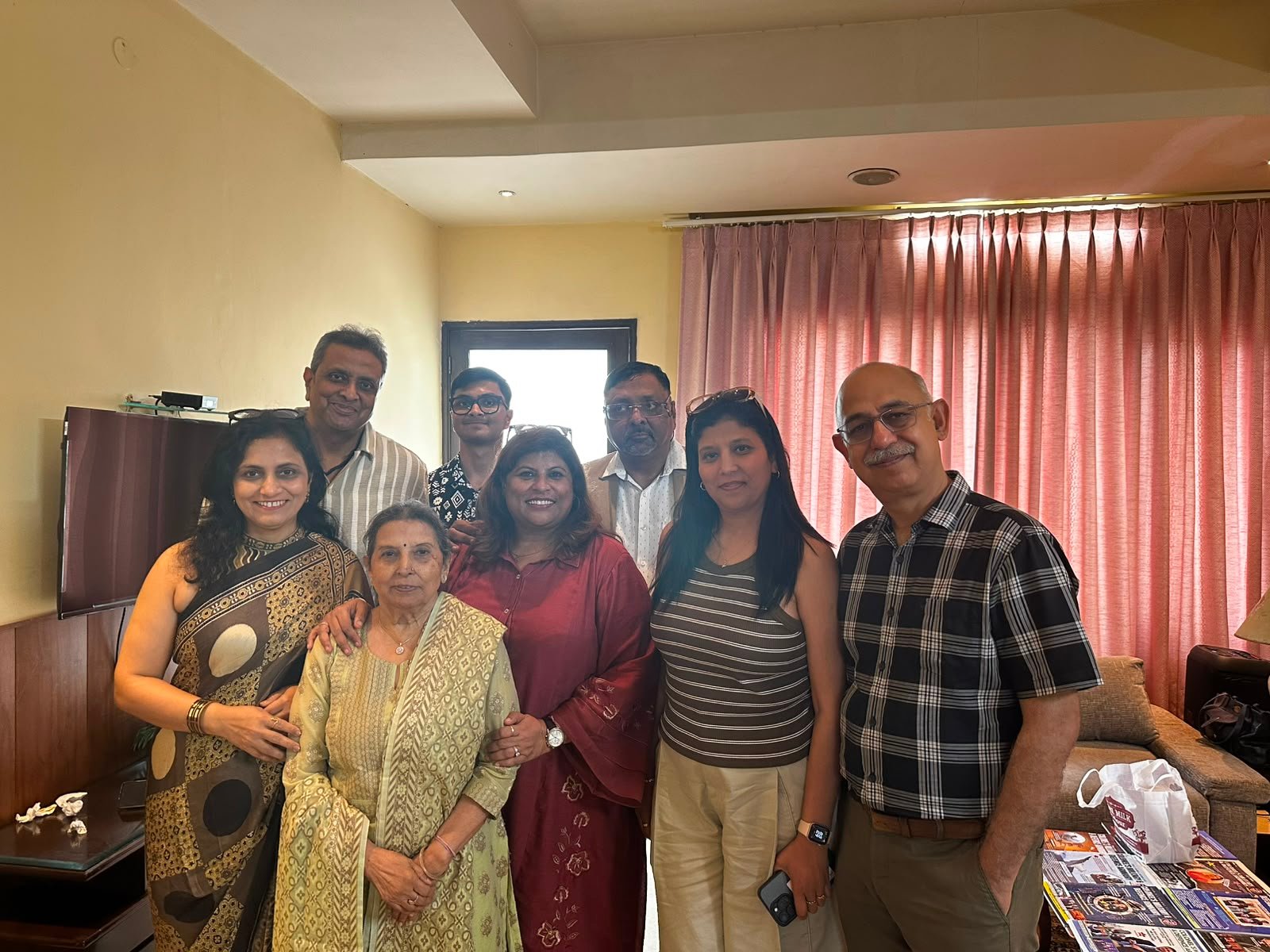 Warm interaction with friends and well-wishers